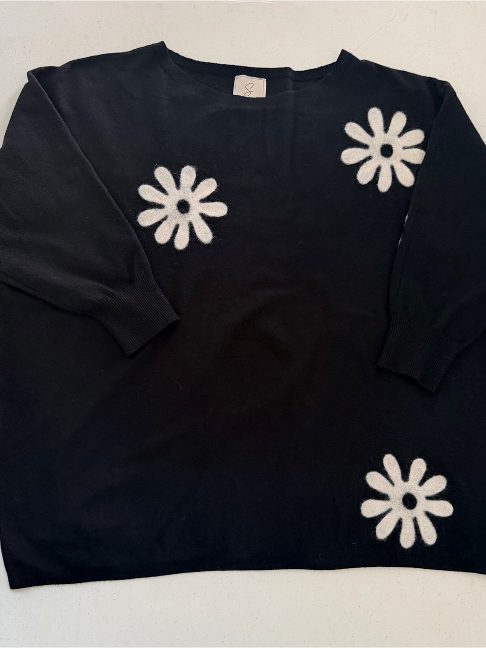 Sioni Daisy Applique Dolman Sleeve Knit Sweater Black Plus Size 1X EUC - Picture 7 of 10